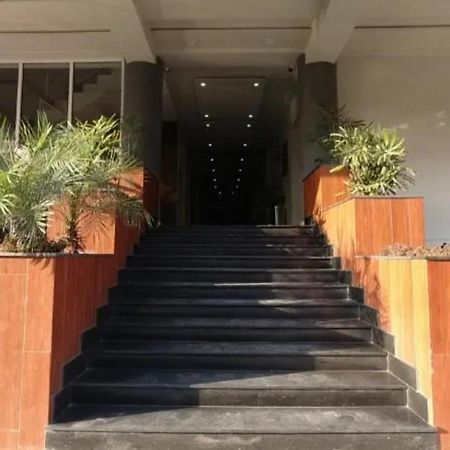 Furnished One-Bedroom Apartment For Rent Λαχόρη Εξωτερικό φωτογραφία