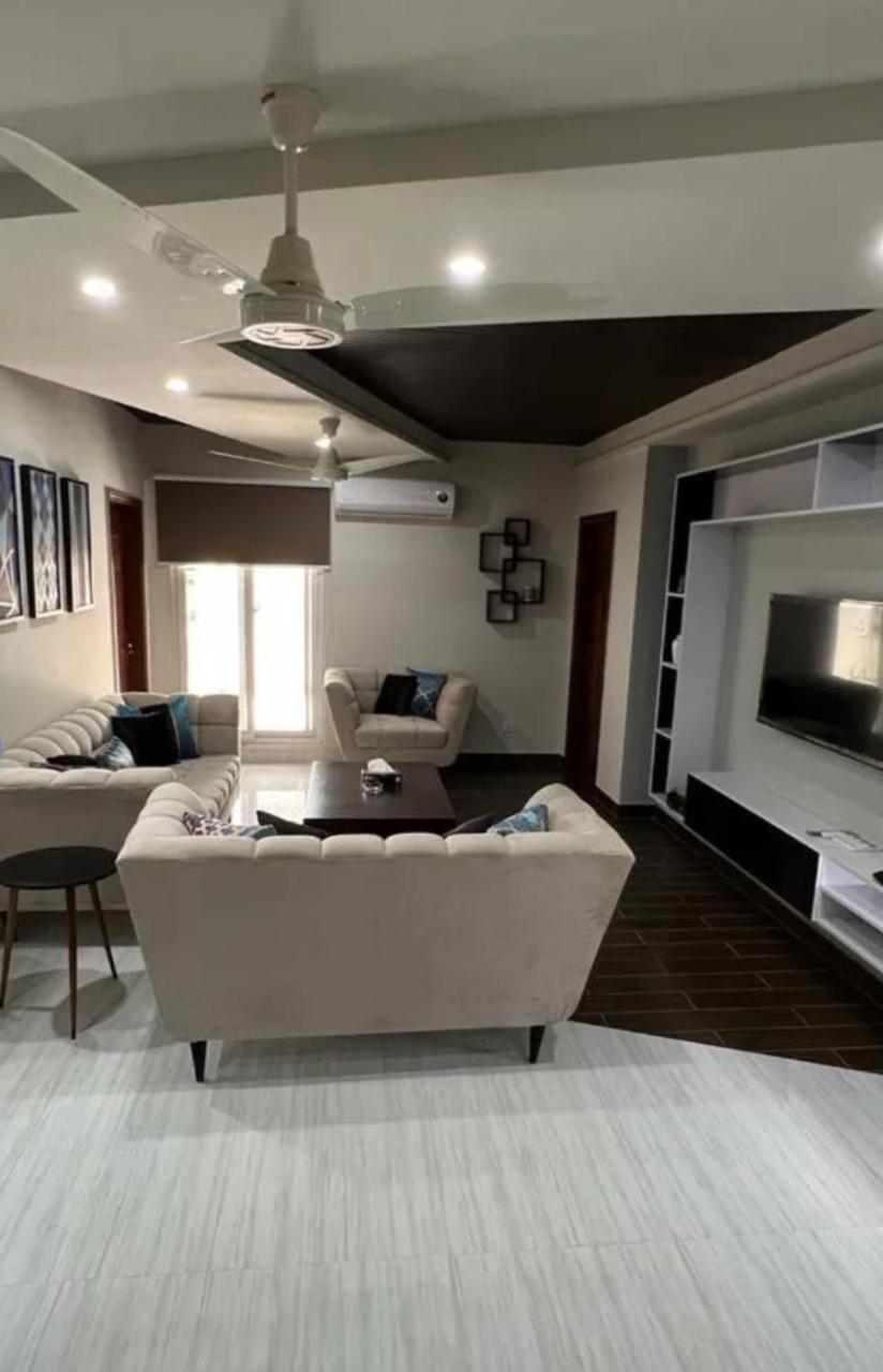Furnished One-Bedroom Apartment For Rent Λαχόρη Εξωτερικό φωτογραφία